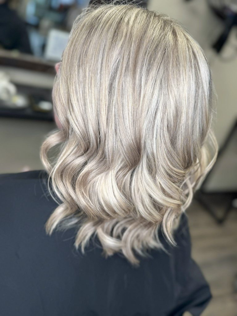 Friseurzubehör in Schwarz-Weiß